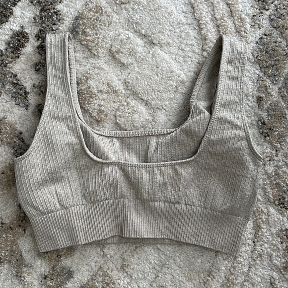 Amazon Activewear Set - Picture 3 of 8